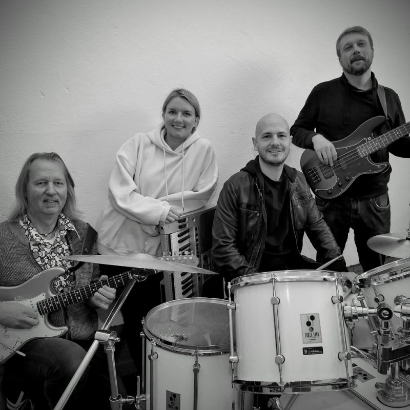 Groove Operators Groove Operators