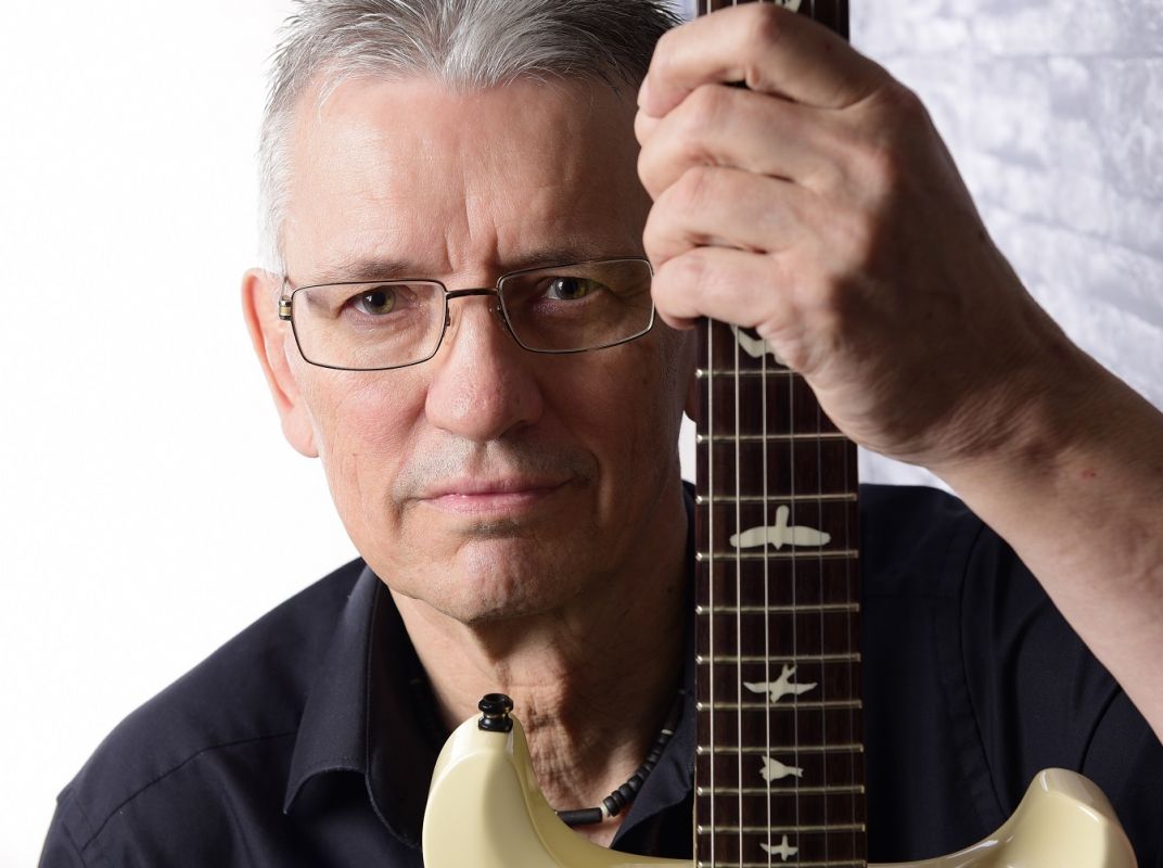 Uwe Guitar Uwe Guitar